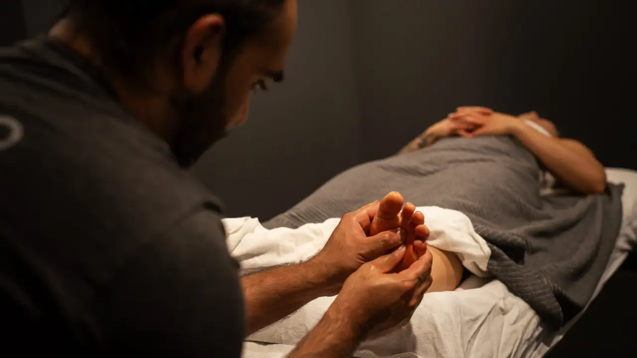 How Does Reflexology Improve Your Sleep? Discover The Benefits!