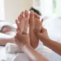 What is the Difference Between Acupressure and Reflexology?